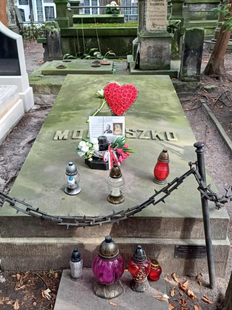 Zdjęcie grobu Moniuszki.